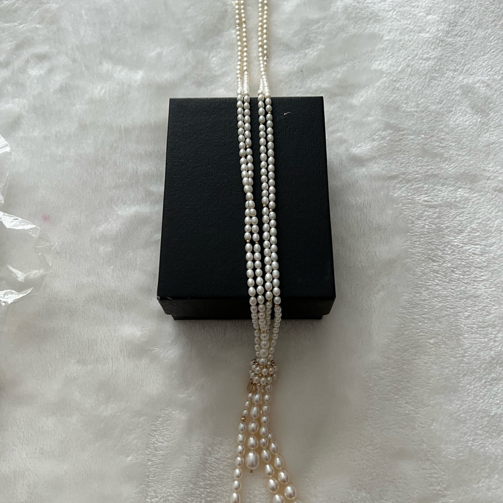 Beautiful long strand pearl necklace - Picture 8 of 10
